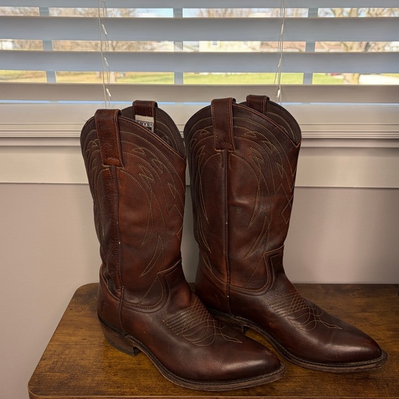 Frye Shoes - Women’s Frye Billy Pull On Leather Cowgirl Boots Brown Size 9